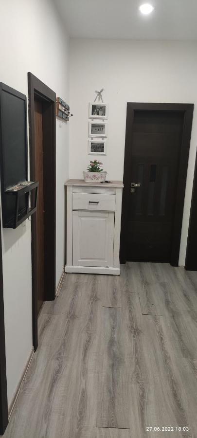Apartman Karlovy Vary Apartment Екстериор снимка